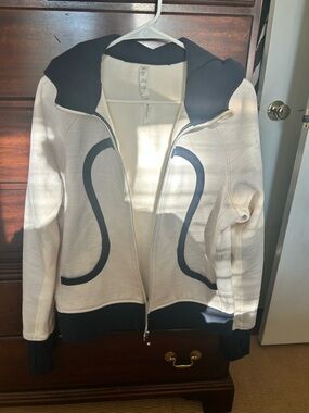 lululemon athletica Cream and Black Hooded Zip Jacket